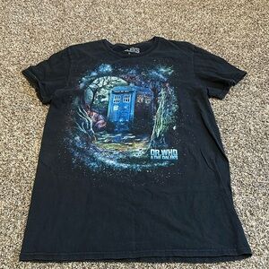 Dr.Who & The Daleks mens M graphic t shirt Police public call box